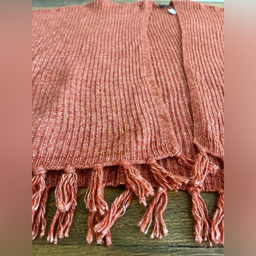 💖5 for $50💖American Eagle Rust Orange Knit Poncho Shawl Fringe Tassel Trim - Picture 5 of 8